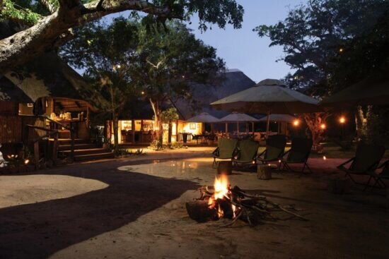 08-tembe-elephant-lodge.jpg