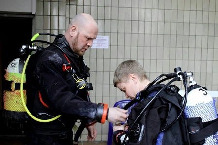 Dry_Suit_3.jpg Dry_Suit_3.jpg
