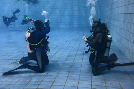 Divemaster_.jpg Divemaster_.jpg